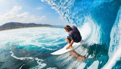 开云体育app-哥伦比亚鏖战瑞典，罗德里在英超争冠接管比赛，足球世界的平行交响