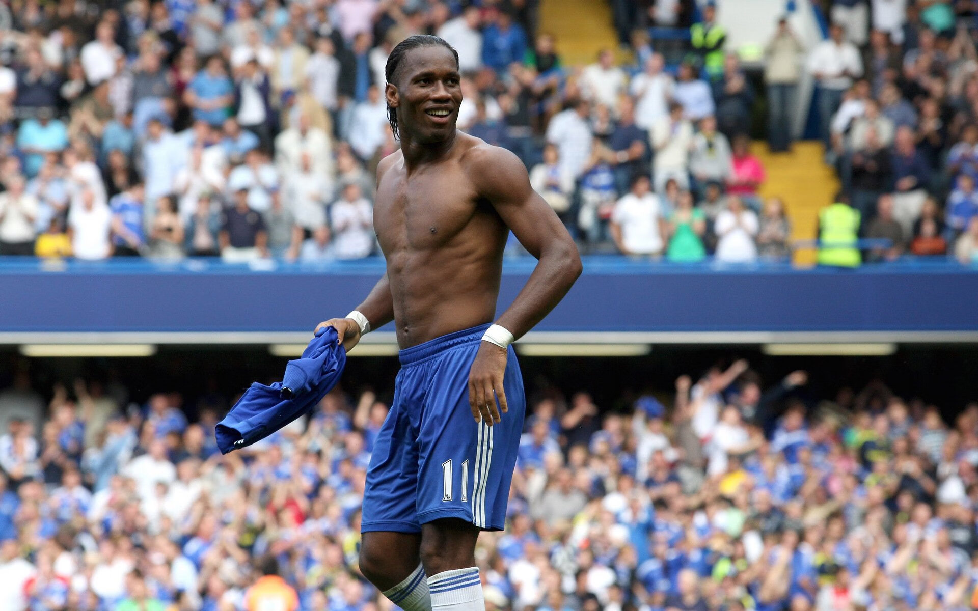 几内亚强势晋级引爆非洲激情,德里赫特英超争冠战接管比赛成焦点