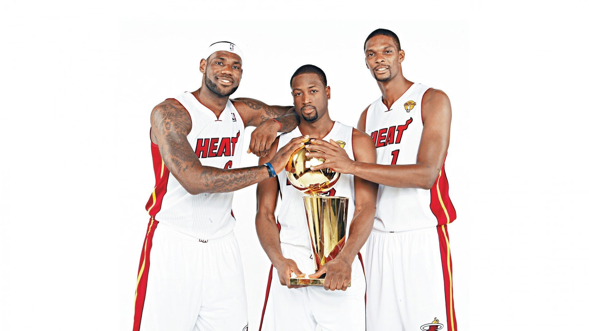 赛道与绿茵的交错，当F1新赛季揭幕战遇上哥伦比亚轻取比利亚雷亚尔